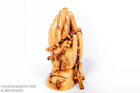 Olive Wood Praying Hands / www.tbng.co.uk